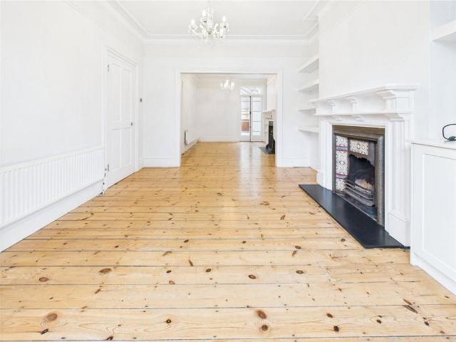 4 bedroom terraced house to rent