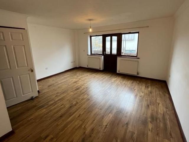 4 bedroom terraced house to rent