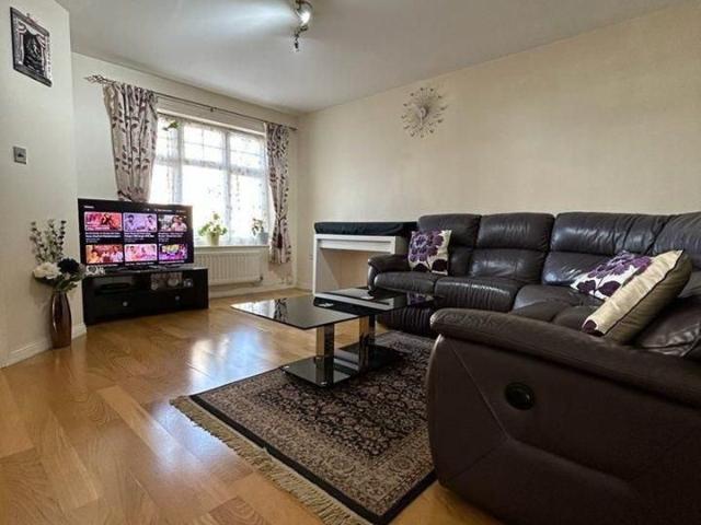 4 bedroom terraced house to rent