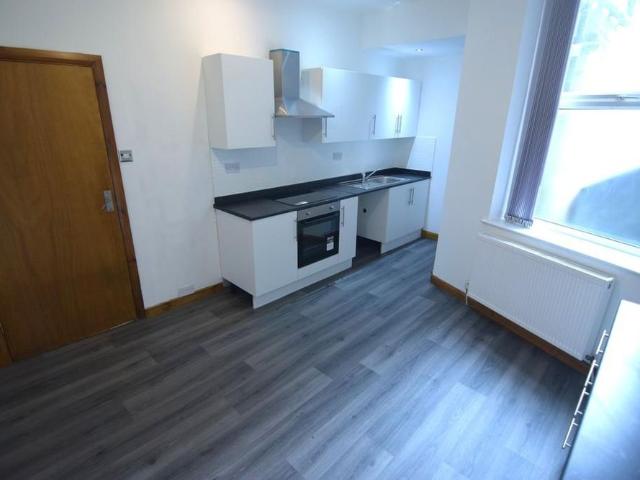 4 bedroom terraced house to rent