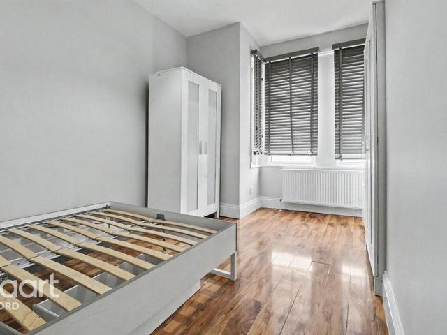 4 bedroom terraced house to rent