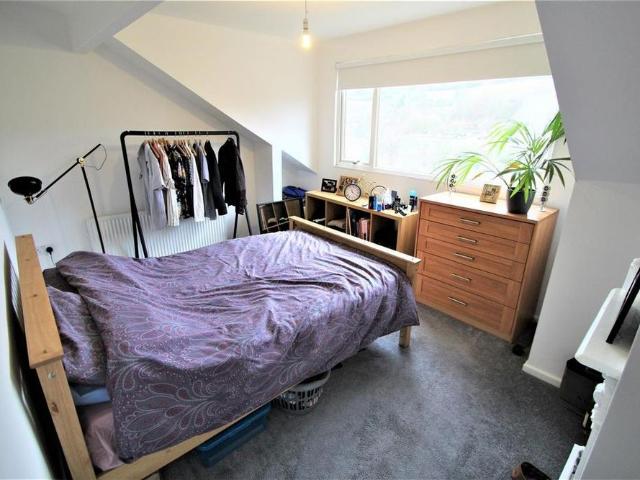 4 bedroom terraced house to rent