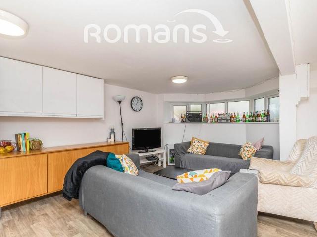 4 bedroom terraced house to rent