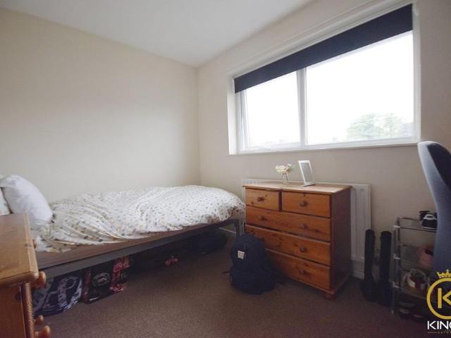 4 bedroom terraced house to rent