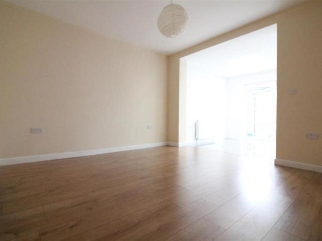 4 bedroom terraced house to rent