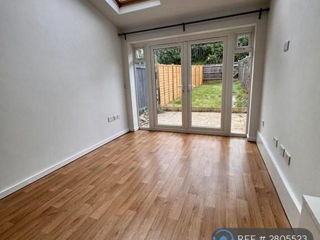 4 bedroom terraced house to rent