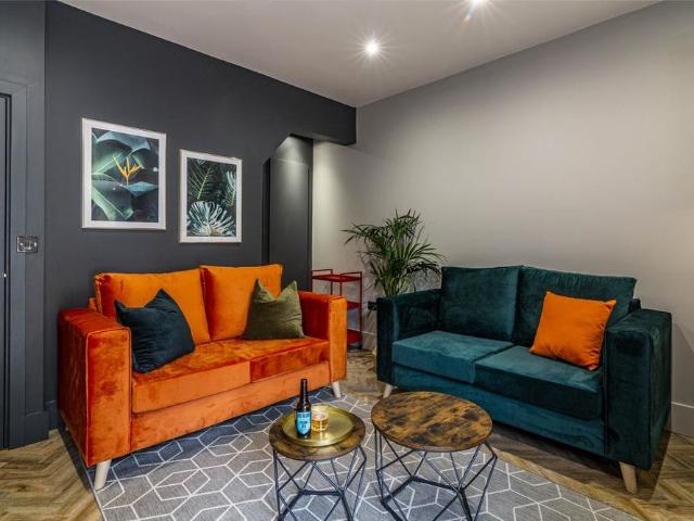 4 bedroom terraced house to rent