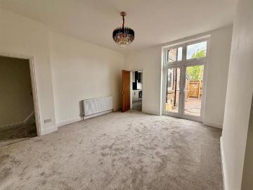 4 bedroom terraced house to rent