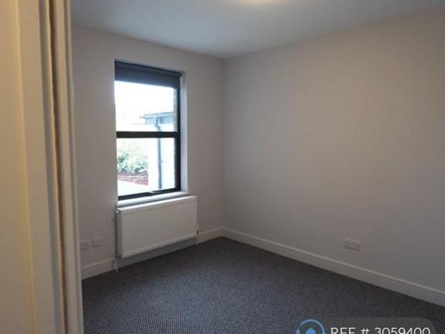 4 bedroom terraced house to rent