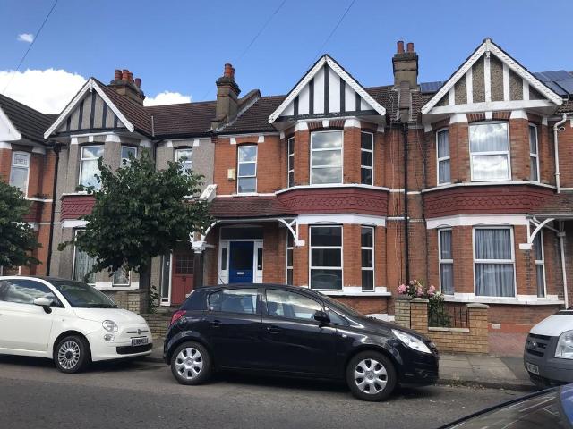 4 bedroom terraced house to rent