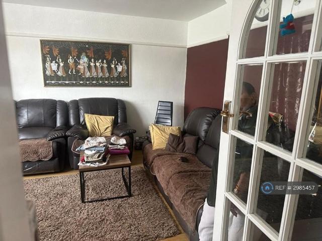 4 bedroom terraced house to rent