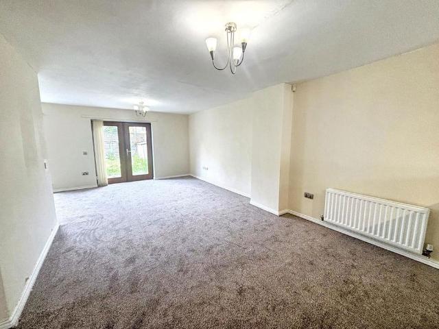 4 bedroom terraced house to rent