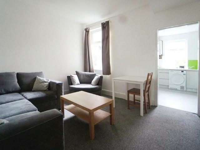 4 bedroom terraced house to rent