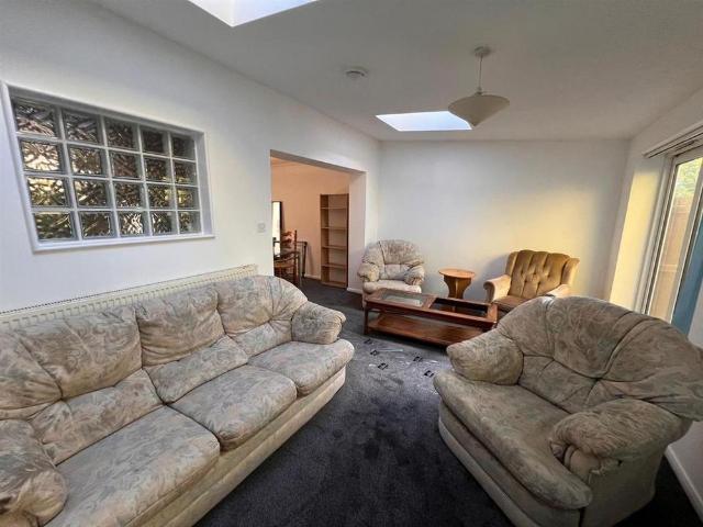 4 bedroom terraced house to rent