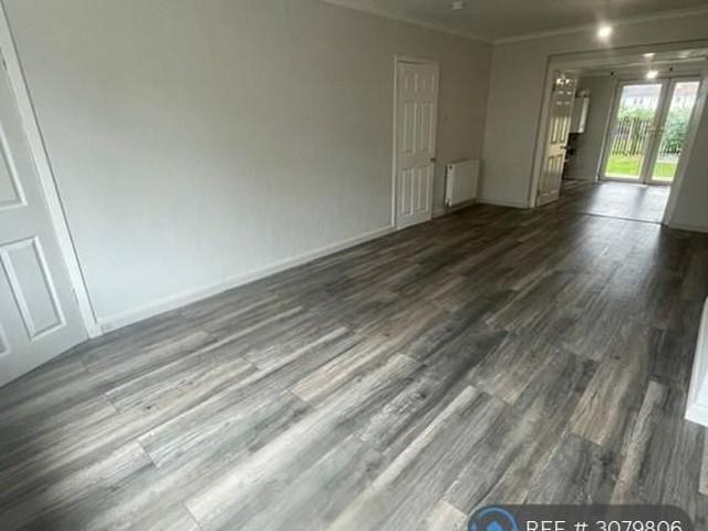 4 bedroom terraced house to rent