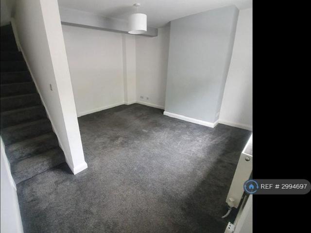 4 bedroom terraced house to rent