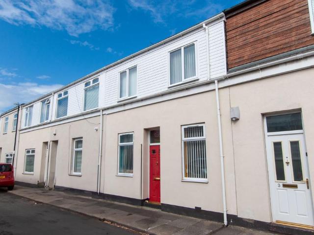 4 bedroom terraced house to rent