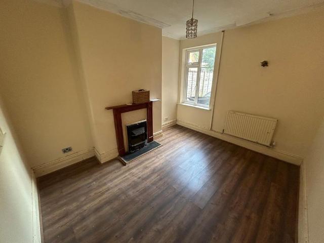 4 bedroom terraced house to rent