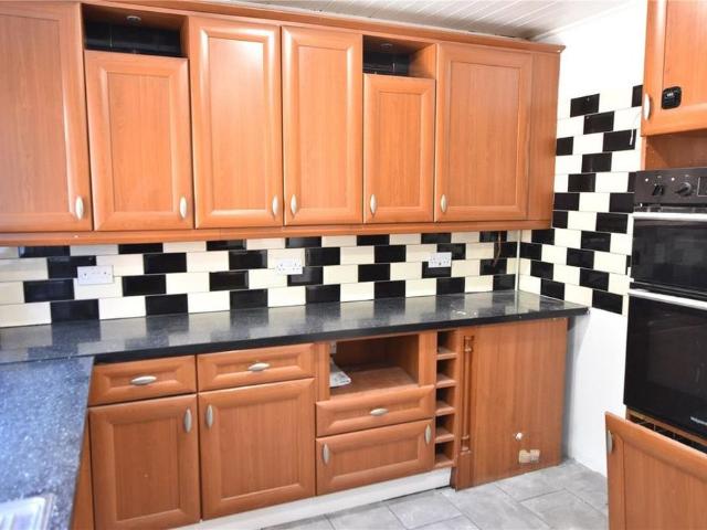 4 bedroom terraced house to rent