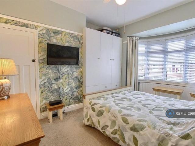 4 bedroom terraced house to rent