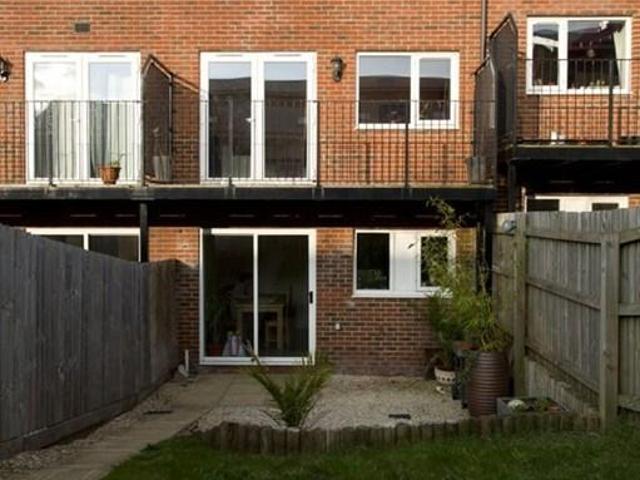 4 bedroom terraced house to rent