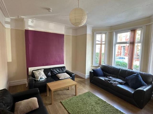 4 bedroom terraced house to rent