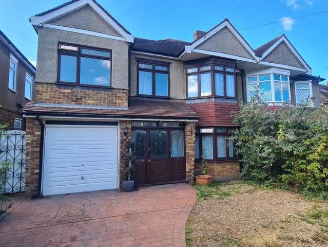 4 bedroom terraced house to rent