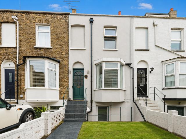 4 bedroom terraced house to rent