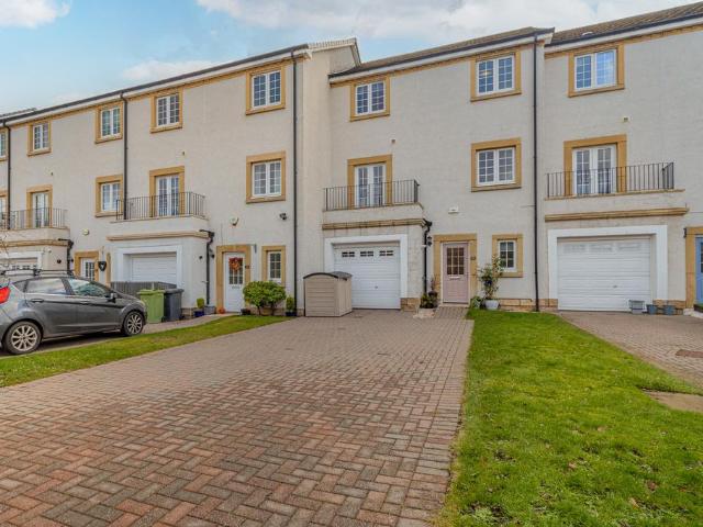 4 bedroom terraced house to rent