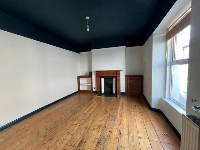 4 bedroom terraced house to rent