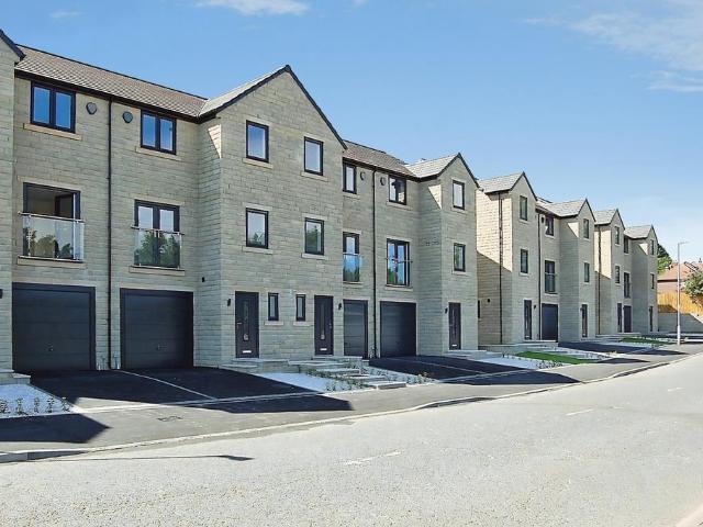 4 bedroom terraced house to rent