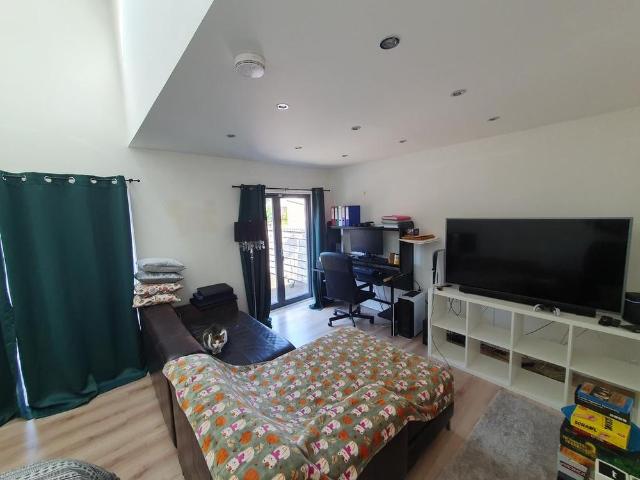 4 bedroom terraced house to rent