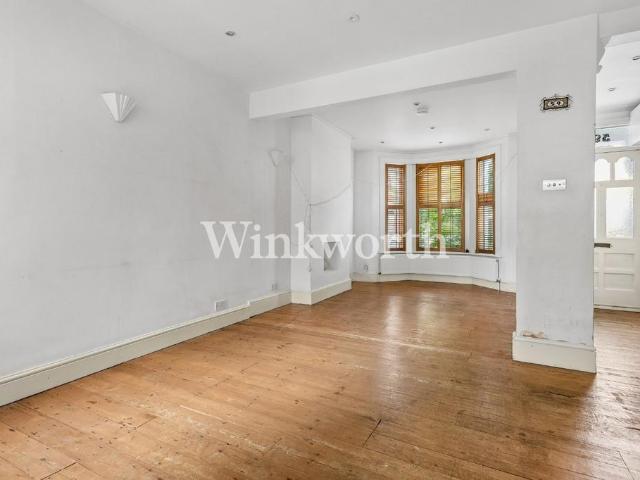 4 bedroom terraced house to rent