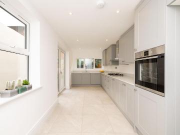 4 bedroom terraced house to rent