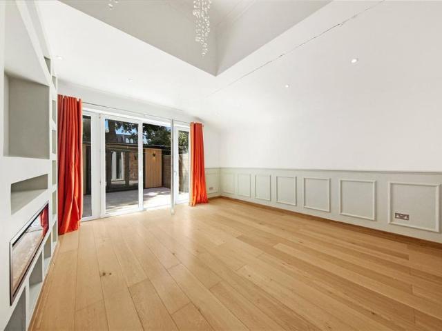 4 bedroom terraced house to rent