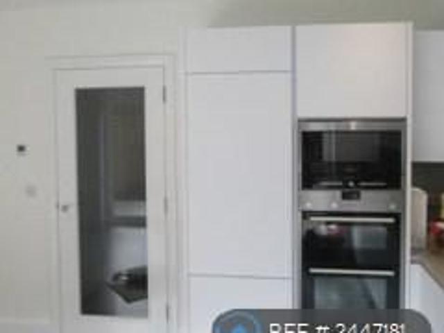 4 bedroom terraced house to rent