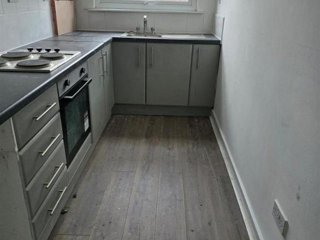 4 bedroom terraced house to rent