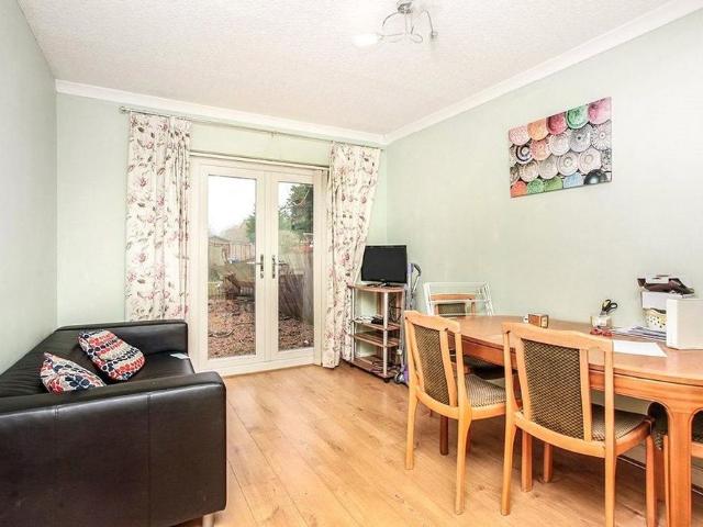 4 bedroom terraced house to rent