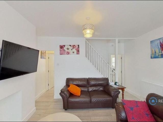 4 bedroom terraced house to rent
