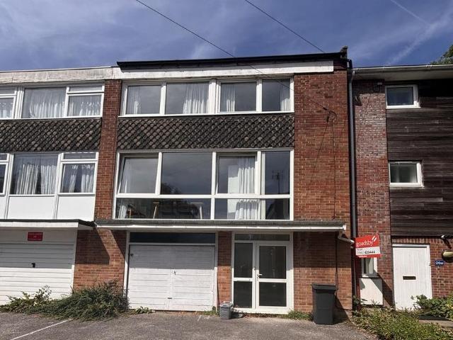5 bedroom terraced house to rent