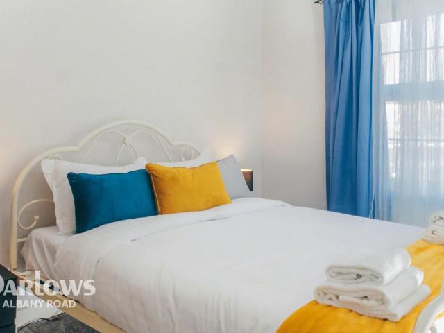 4 bedroom terraced house to rent