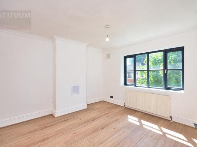 4 bedroom terraced house to rent
