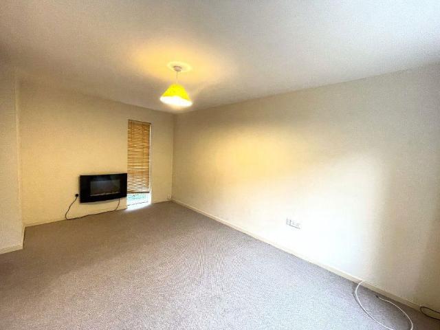 4 bedroom terraced house to rent