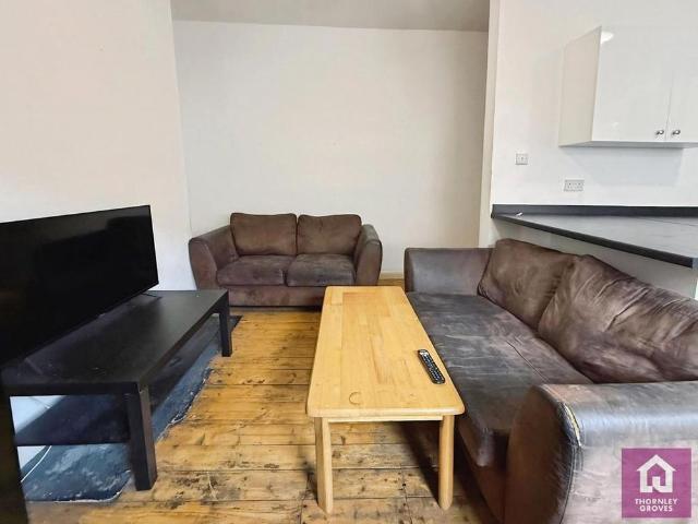 4 bedroom terraced house to rent