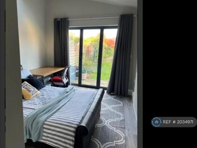 4 bedroom terraced house to rent