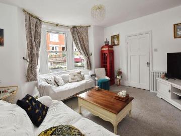 4 bedroom terraced house to rent