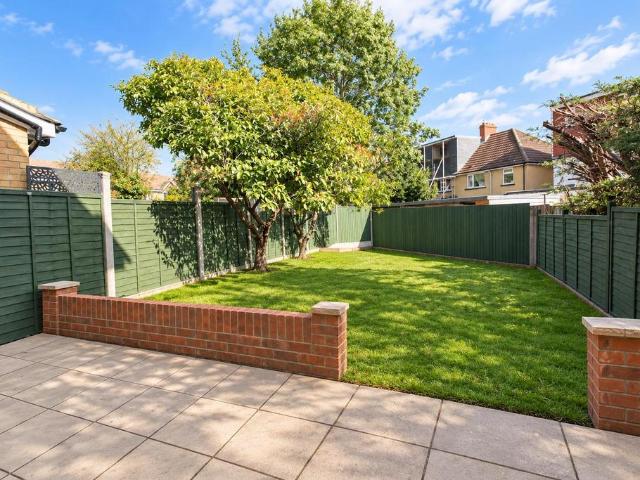 4 bedroom terraced house to rent
