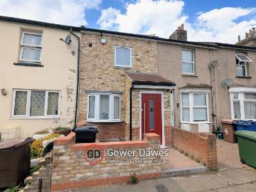 4 bedroom terraced house to rent