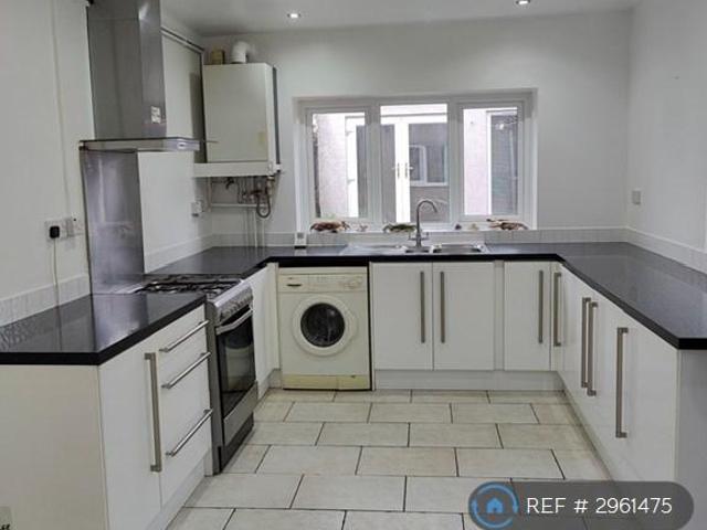 4 bedroom terraced house to rent