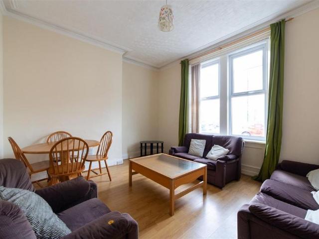 4 bedroom terraced house to rent